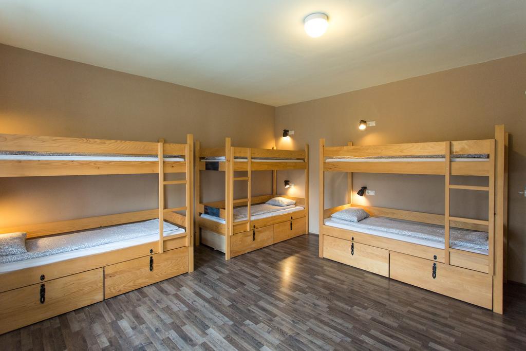 Falling Lakes Hostel Korenica Luaran gambar