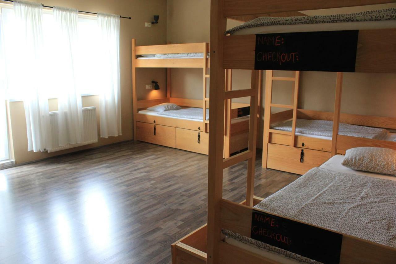 Falling Lakes Hostel Korenica Luaran gambar
